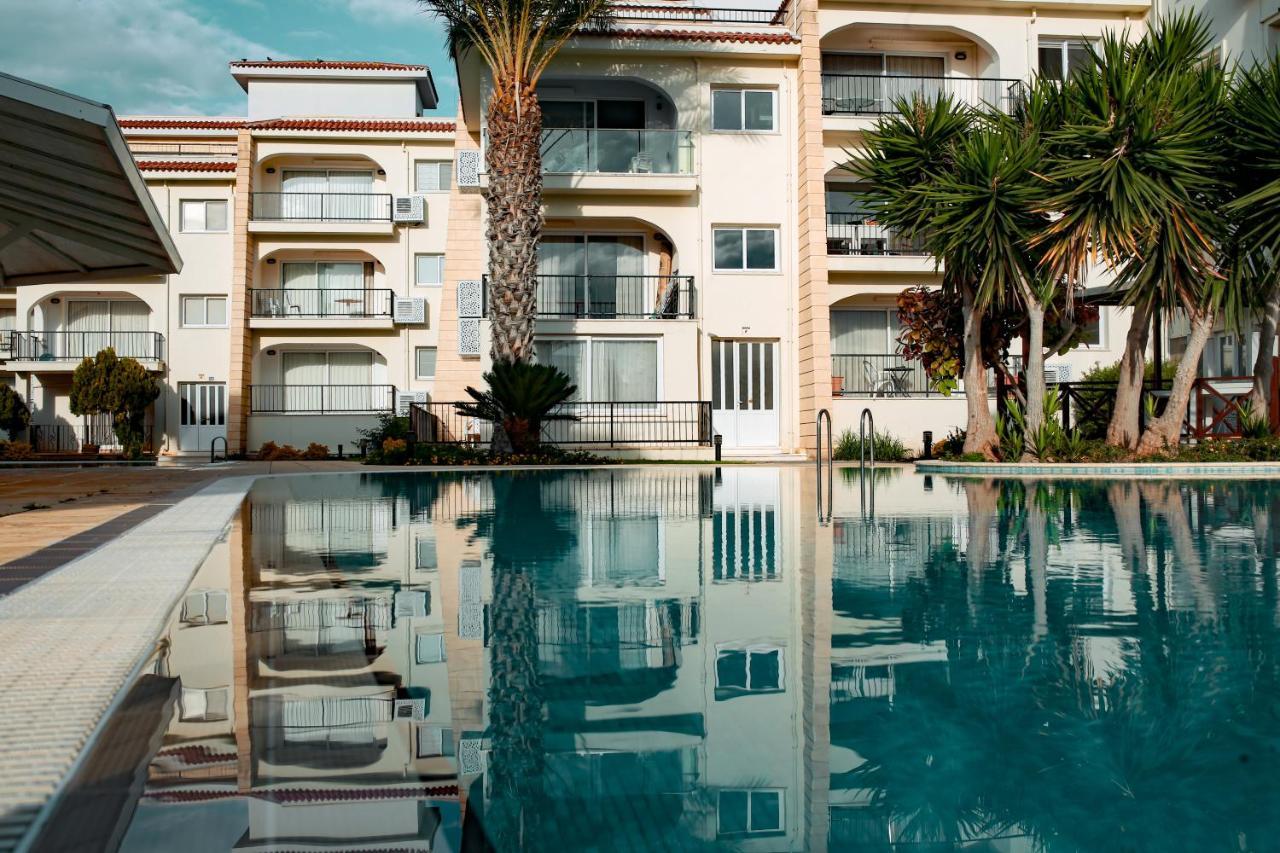 Fantastic 4 Cyprus First Line Beachfront Boghaz Esterno foto